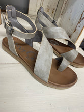 Load image into Gallery viewer, Steffy - Cream Sandals SIZE 6